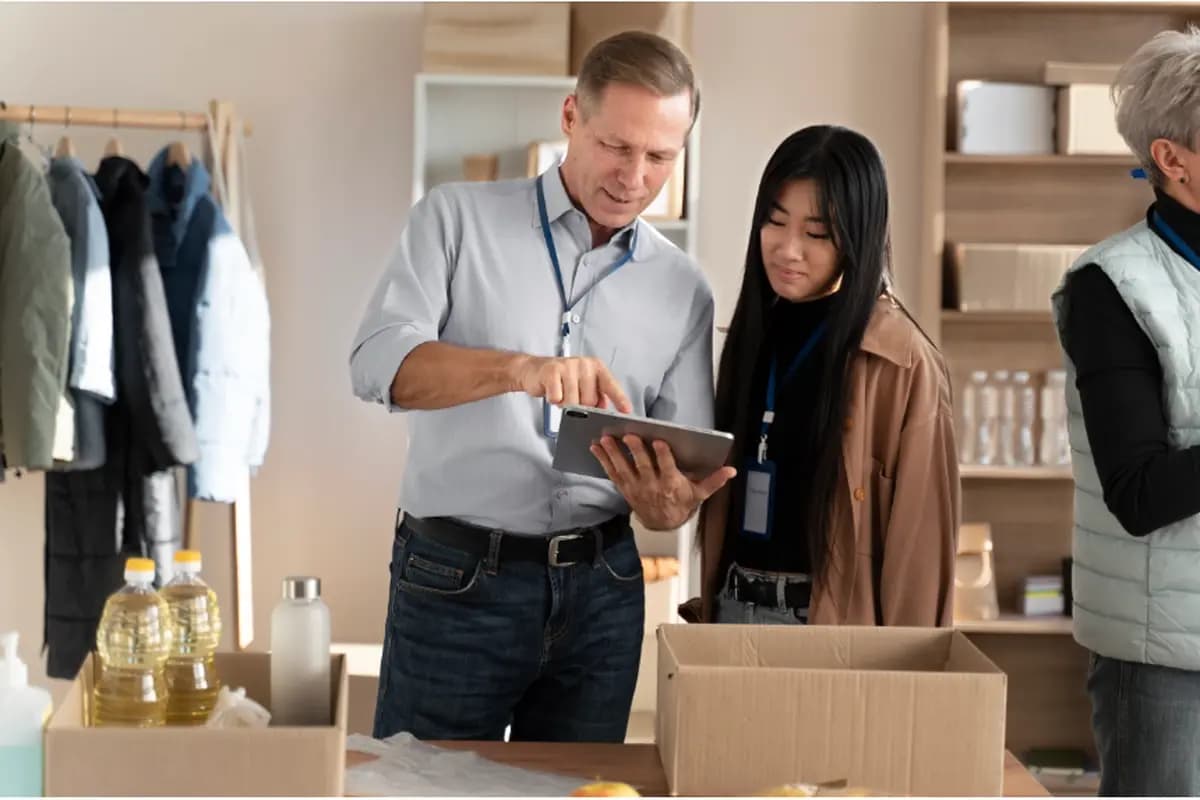 A Guide on Top 11 eCommerce and Retail Roles to Hire First