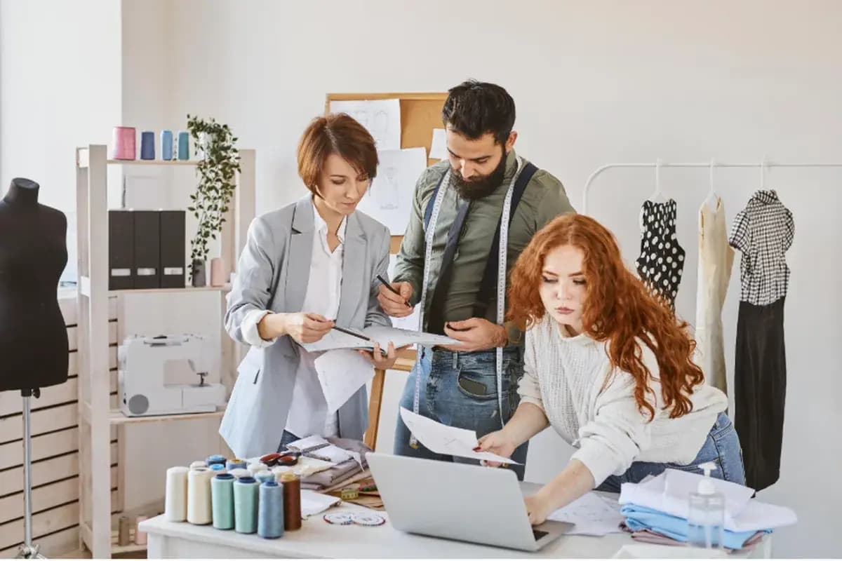 How to Hire a Retail and Ecommerce Team: A Guide