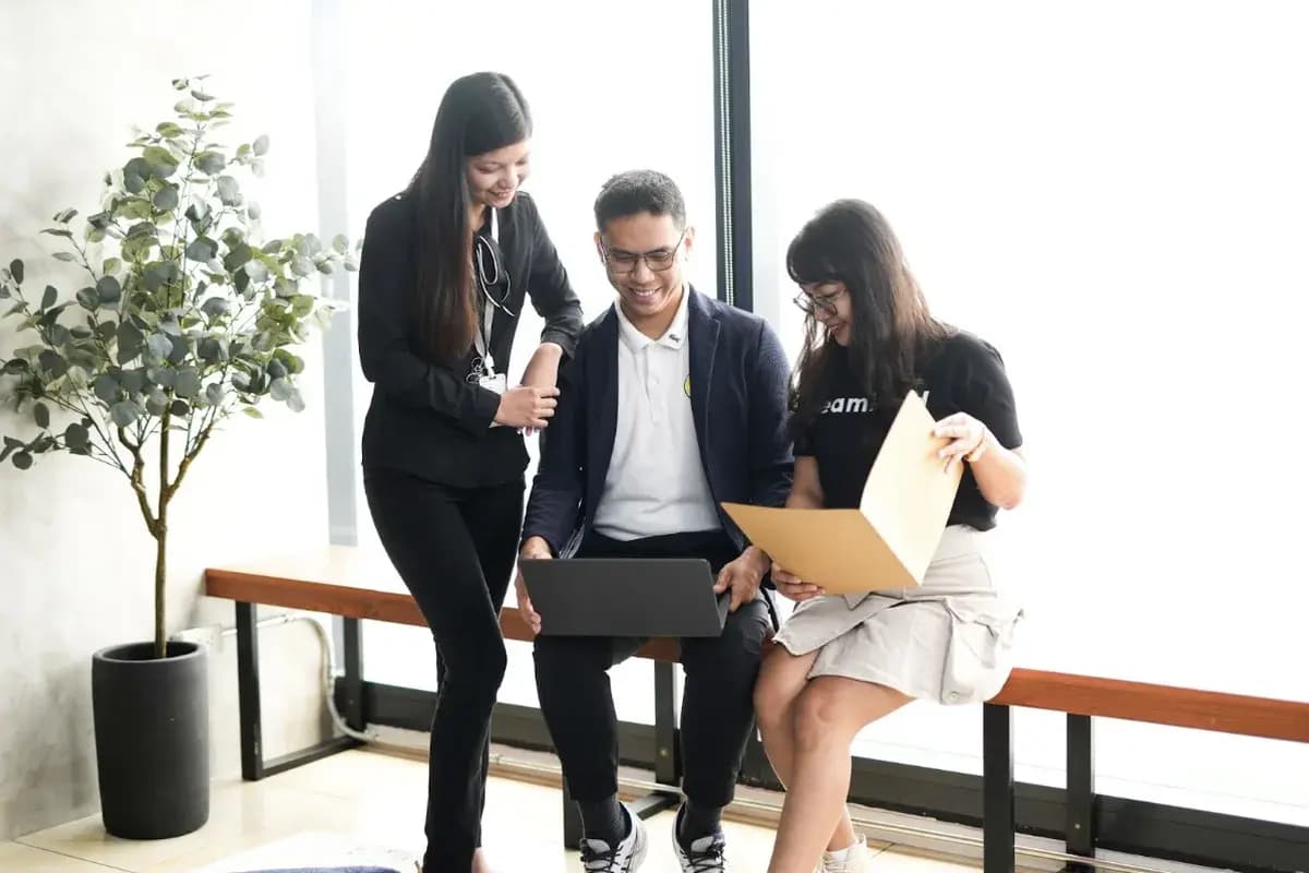 Which Roles to Outsource? Here's How to Build a Tech Team