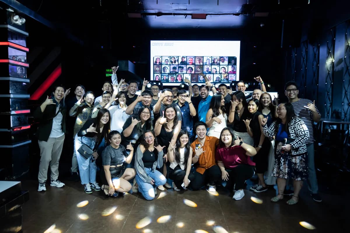 Year-end party: the whole Manila team celebrates